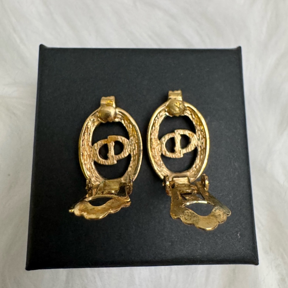 Christian Dior (CD) Vintage Clip On Earrings - Picture 2 of 9